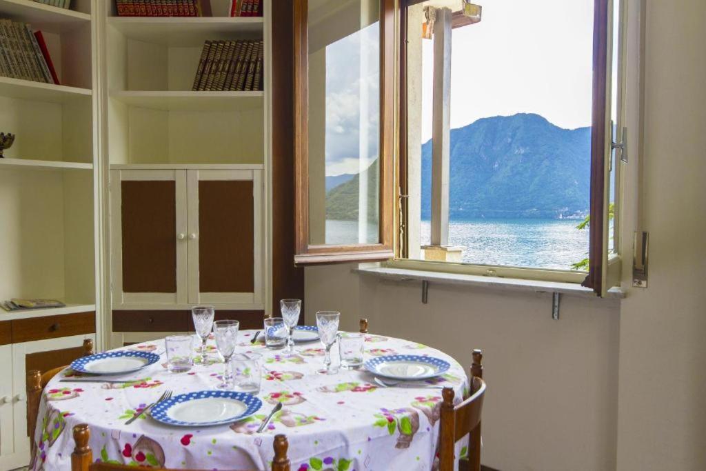 Apartment With Lake View 살라코마시나 외부 사진